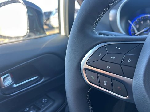 New 2026 Chrysler Voyager LX image 23