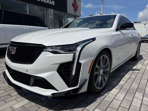 Used 2022 Cadillac CT4 Premium Luxury RWD image 3