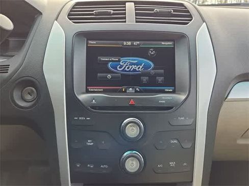 Used 2014 Ford Explorer XLT w/ Equipment Group 202A image 27