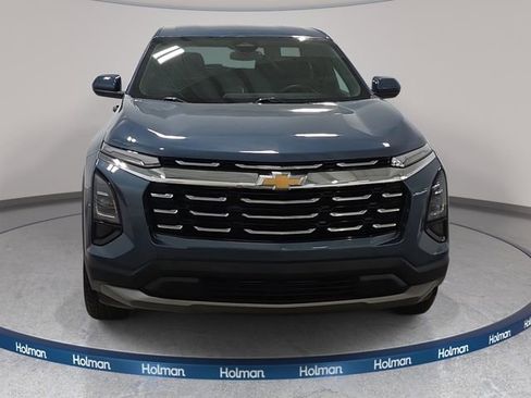 Used 2025 Chevrolet Equinox LT image 3