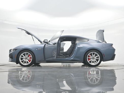 Used 2024 Ford Mustang GT Premium RWD image 43