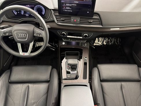 Used 2024 Audi Q5 e Premium Plus w/ Premium Plus Package AWD/4WD image 12