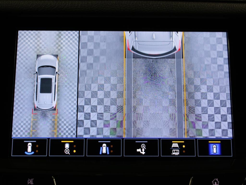 Used 2022 Cadillac XT6 Sport w/ Technology Package AWD/4WD image 24