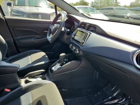 Used 2025 Nissan Versa SV FWD image 29