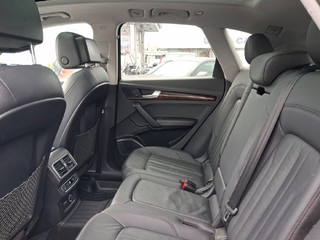 Used 2019 Audi Q5 2.0T Premium Plus w/ Premium Plus Package AWD/4WD image 6