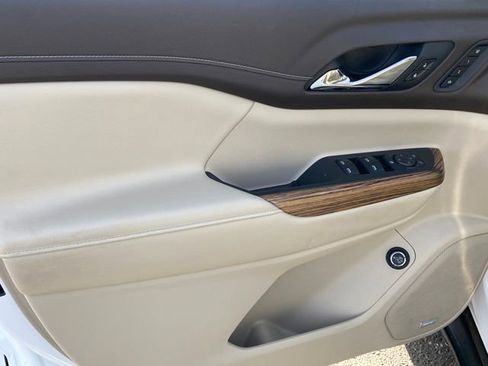 Certified 2019 GMC Acadia Denali w/ Technology Package image 18