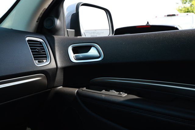 Used 2020 Dodge Durango SXT RWD image 24