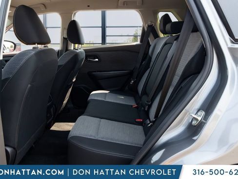 Used 2023 Nissan Rogue SV AWD/4WD image 18