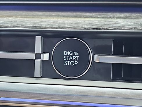 Certified 2025 Hyundai Santa Fe Limited image 32