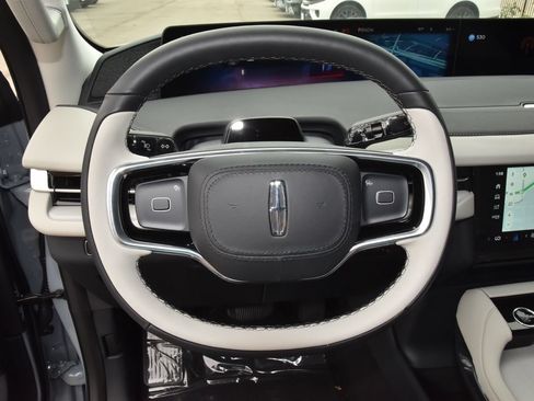 New 2026 Lincoln Navigator Reserve AWD/4WD image 24