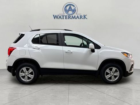 Used 2021 Chevrolet Trax LT w/ Premium Seat Package image 6