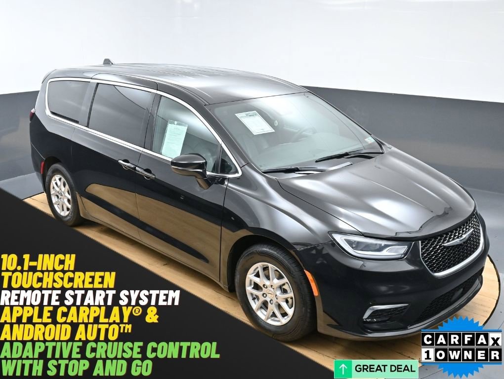 Used 2025 Chrysler Pacifica Select FWD image 1