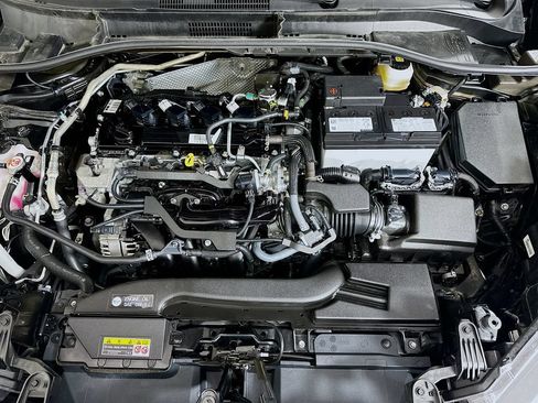 Certified 2025 Toyota Corolla Cross XLE w/ Convenience Package FWD image 30
