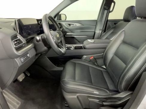 Used 2024 Chevrolet Traverse LS FWD image 18