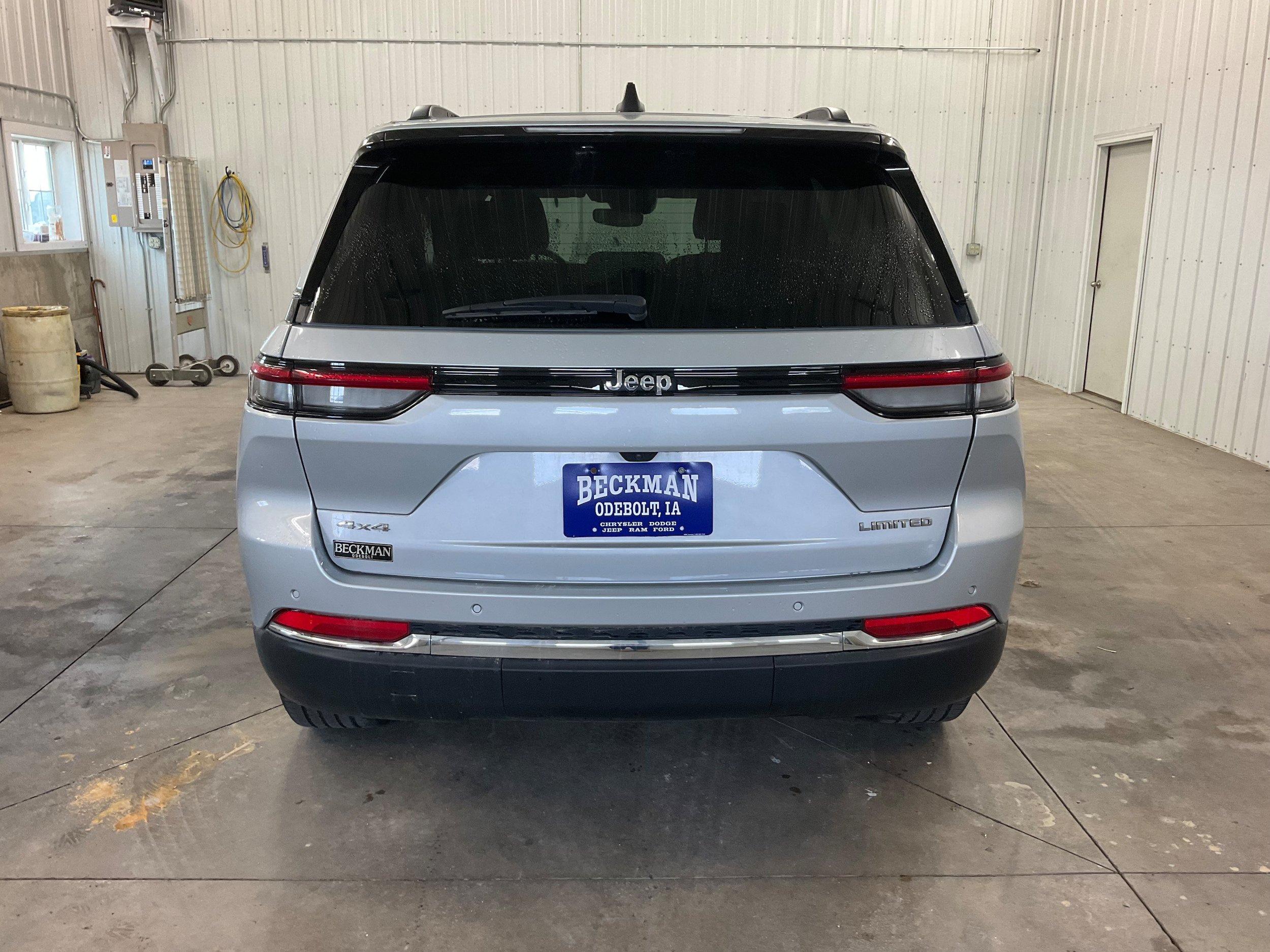 Used 2022 Jeep Grand Cherokee Limited AWD/4WD image 4
