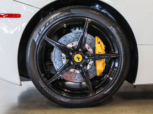Used 2013 Ferrari 458 Spider RWD image 15