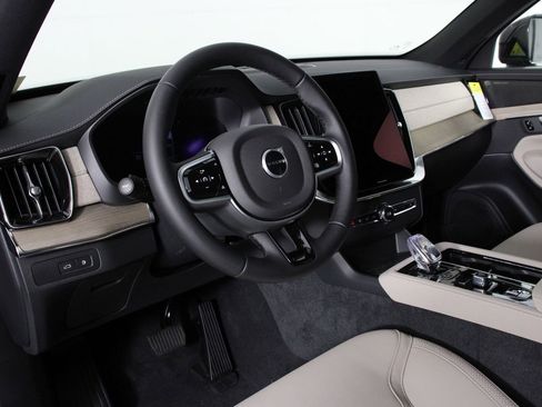 New 2026 Volvo XC90 T8 Plus w/ Protection Package Premier image 8