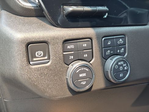 Used 2023 Chevrolet Silverado 1500 LTZ w/ Technology Package AWD/4WD image 15