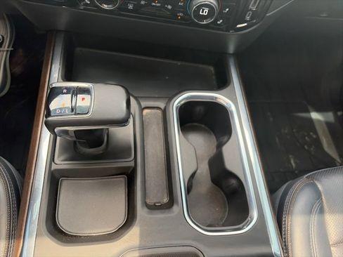 Used 2023 Chevrolet Silverado 1500 High Country w/ High Country Premium Package AWD/4WD image 28