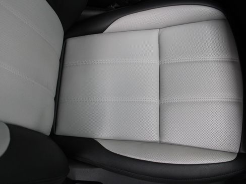 Used 2022 Land Rover Range Rover Evoque R-Dynamic S AWD/4WD image 28