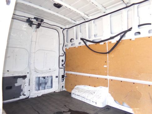 Used 2016 Nissan NV 2500 SL w/ Technology Package image 17