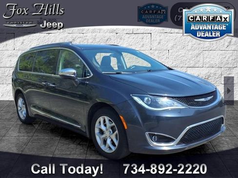 Used 2019 Chrysler Pacifica Limited FWD image 1