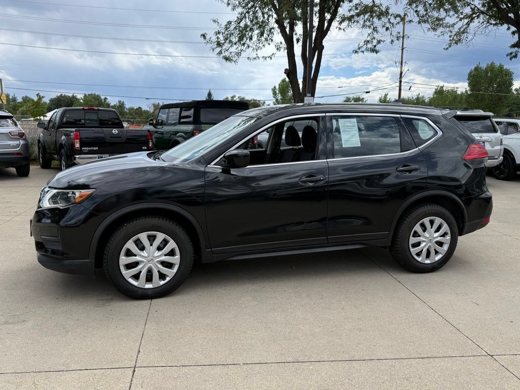 Used 2017 Nissan Rogue S AWD/4WD image 7