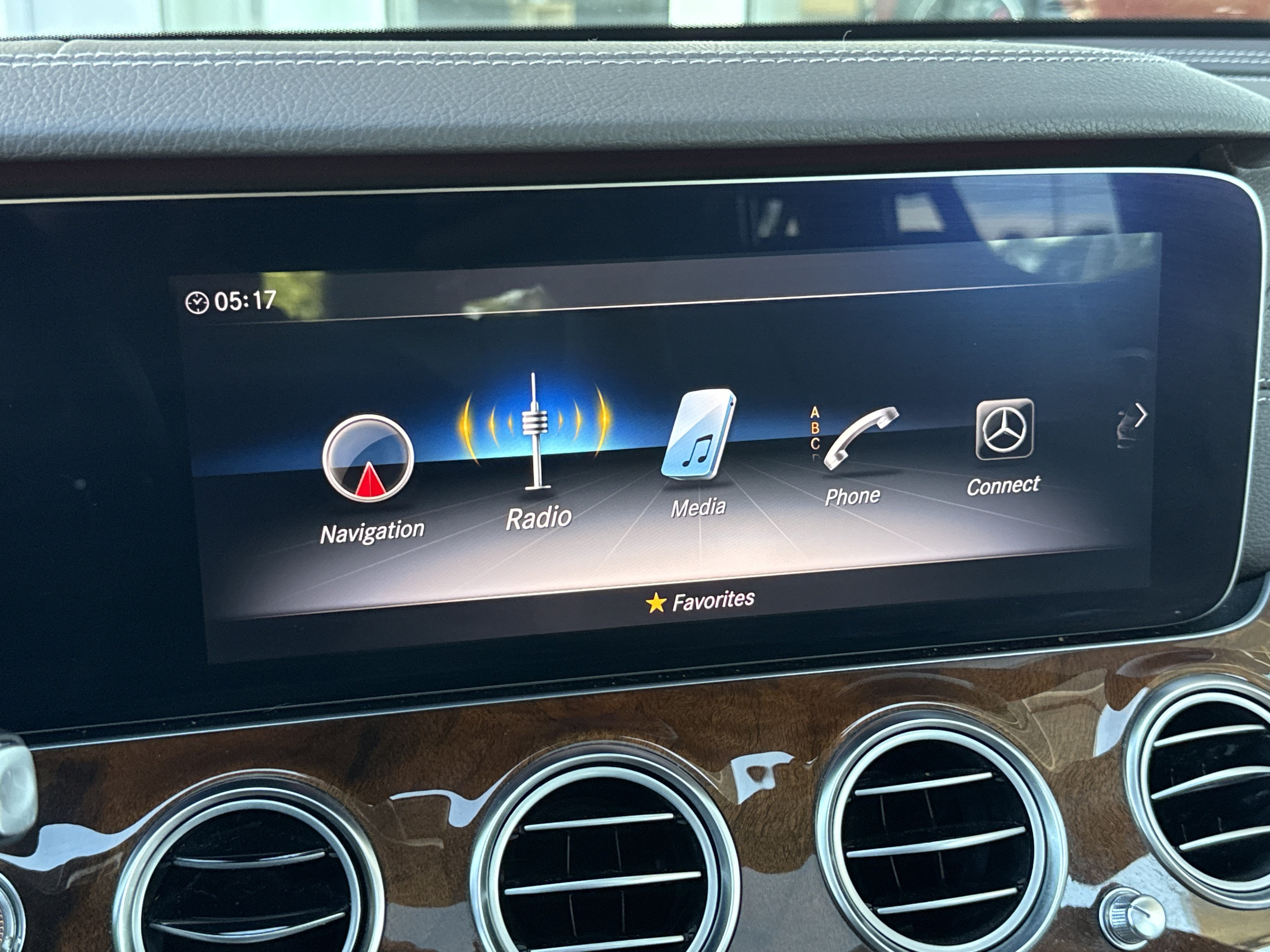 Certified 2020 Mercedes-Benz E 450 4MATIC Wagon image 42