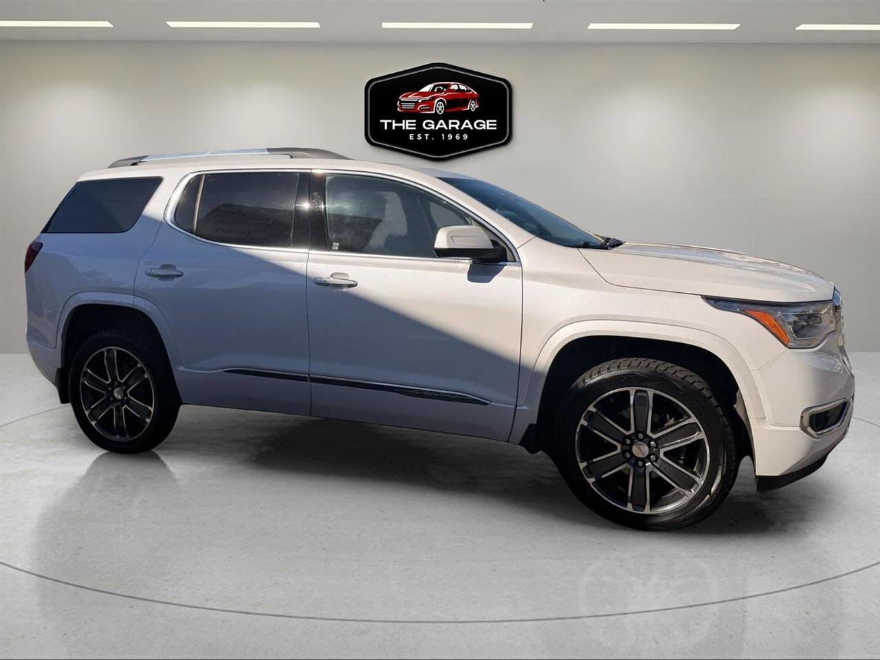 Used 2019 GMC Acadia Denali AWD/4WD image 7