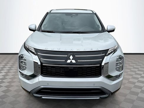 New 2026 Mitsubishi Outlander SE image 2