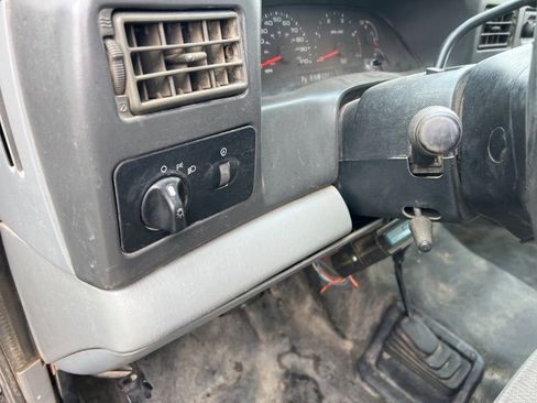 Used 2004 Ford F350 XLT image 13