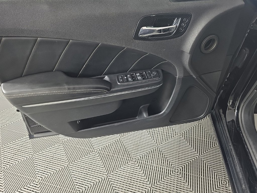Used 2014 Dodge Charger R/T RWD image 11