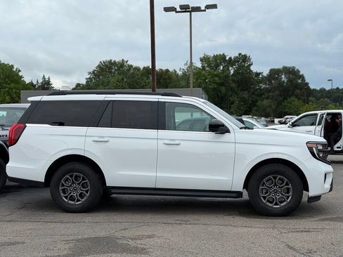 Used 2025 Ford Expedition Active AWD/4WD image 35