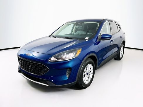 Used 2020 Ford Escape SE image 3