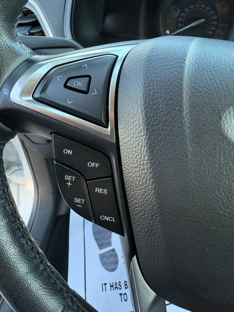 Used 2023 Ford Edge SEL AWD/4WD image 16