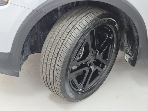 Used 2025 Kia Telluride SX Prestige X-Line image 34