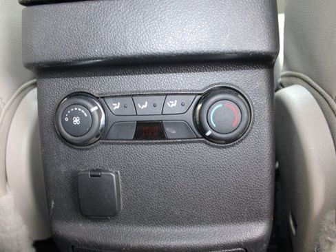 Used 2015 Ford Explorer XLT w/ Equipment Group 202A FWD image 25