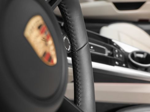 Certified 2025 Porsche 911 Carrera RWD image 43