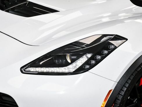 Used 2015 Chevrolet Corvette Z06 w/ 3LZ Preferred Equipment Group image 74