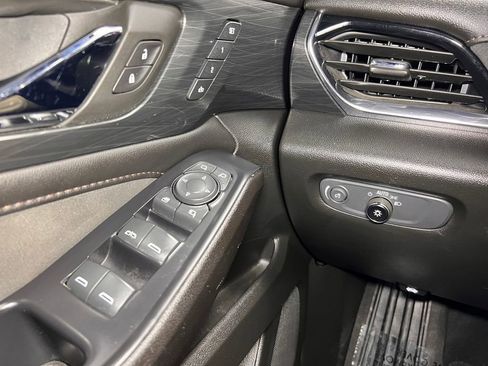 Used 2022 Chevrolet Traverse High Country image 14