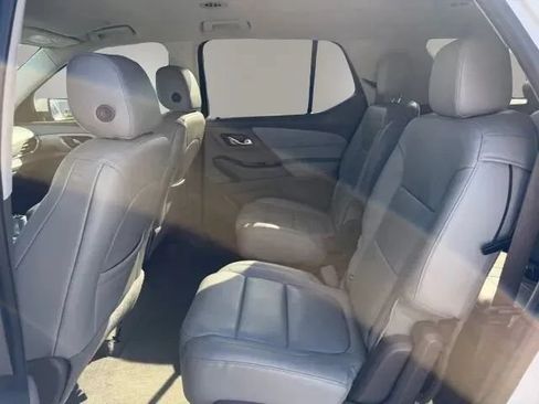 Used 2019 Chevrolet Traverse LT w/ LT Premium Package FWD image 11