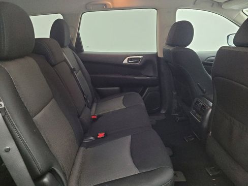 Used 2017 Nissan Pathfinder S image 19