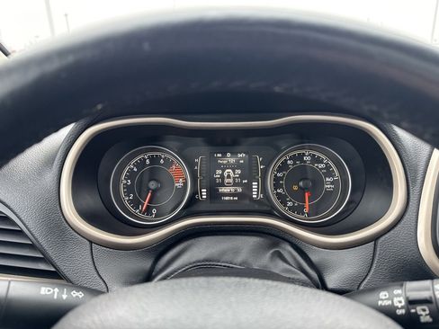 Used 2016 Jeep Cherokee 75th Anniversary image 28