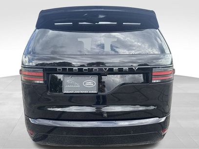 New 2025 Land Rover Discovery Dynamic SE