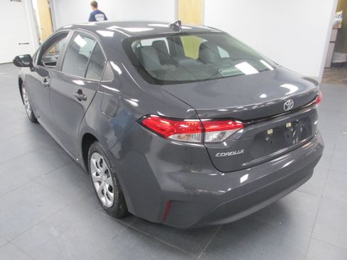 Used 2023 Toyota Corolla LE FWD image 7