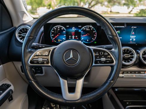 Used 2022 Mercedes-Benz GLB 250 image 22