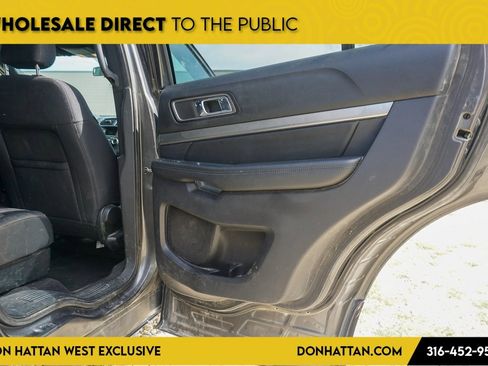Used 2019 Ford Explorer XLT image 24