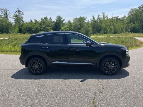 New 2026 Nissan Kicks SR w/ SR Premium Package AWD/4WD image 6