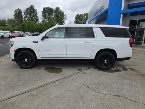 Used 2024 GMC Yukon XL SLT w/ SLT Luxury Package AWD/4WD image 2