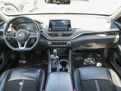 Used 2024 Nissan Altima 2.5 SR FWD image 13